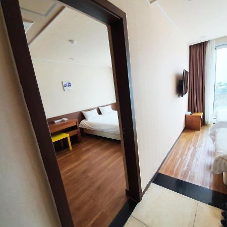 Jeju Jungmun Ocean Blue Hotel Seogwipo-stad Buitenkant foto