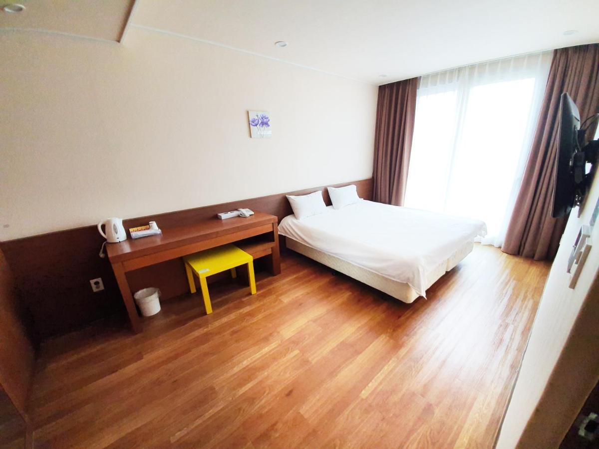 Jeju Jungmun Ocean Blue Hotel Seogwipo-stad Buitenkant foto